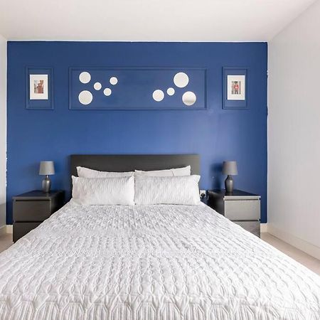 Stylish & Comfortable Top-Floor Flat In Harrow London Exterior foto