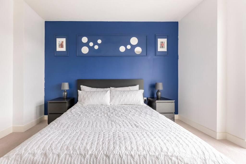 Stylish & Comfortable Top-Floor Flat In Harrow London Exterior foto